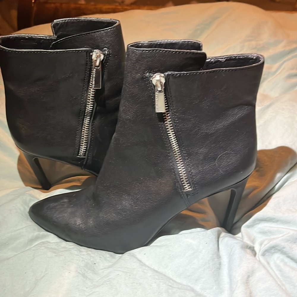 Vince Cumoto Chantelle black leather ankle boot